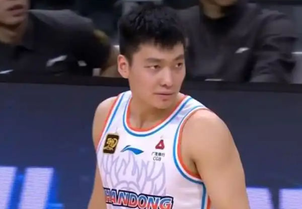 国信配资 山东男篮举办球迷见面会，威海集训结束，第三场热身赛地点确定！